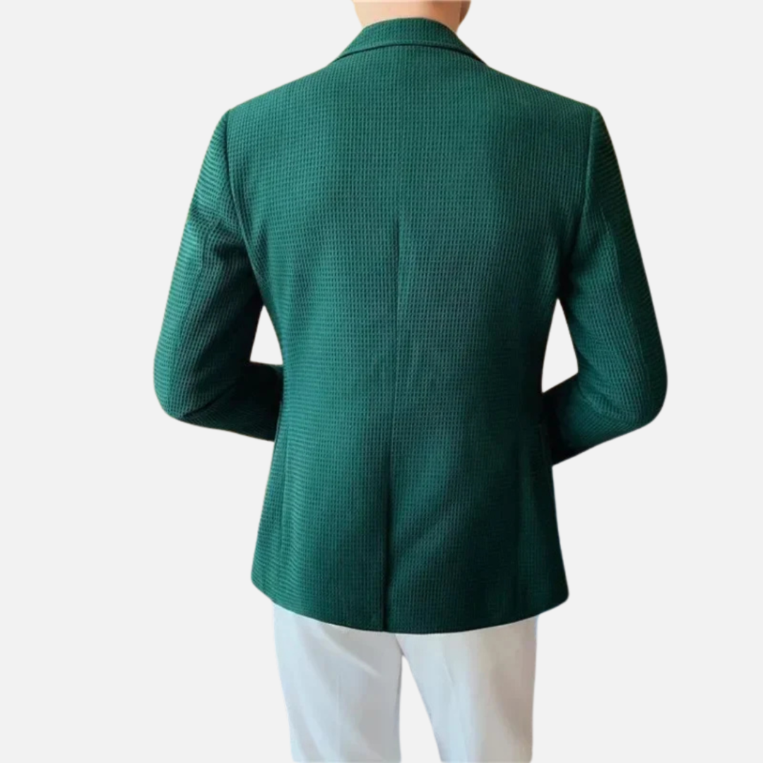 Blazer Masculino Strauffen SF152 com lapela entalhada, modelagem regular e tecido leve. Sofisticação e versatilidade para qualquer ocasião.