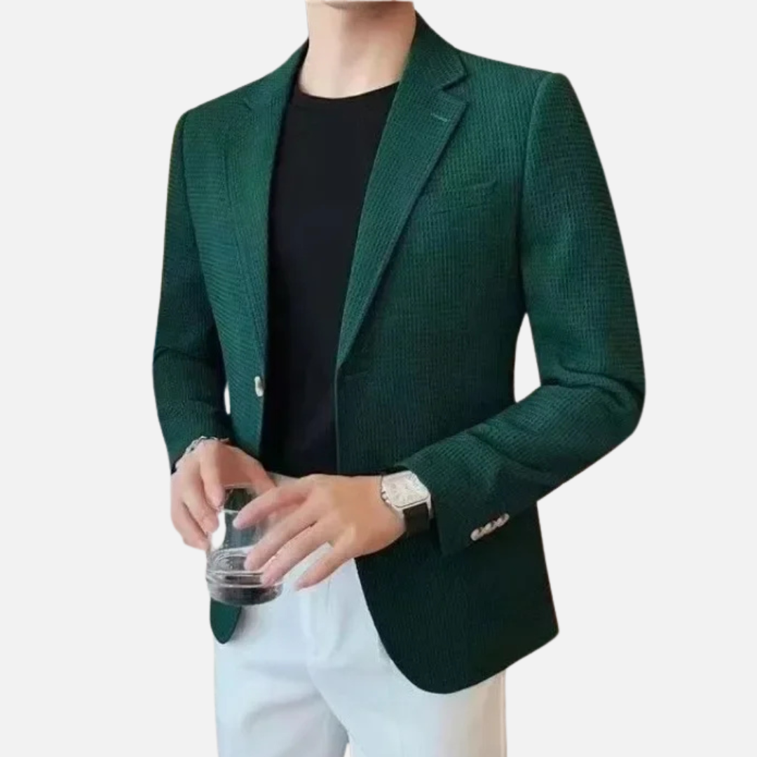 Blazer Masculino Strauffen SF152 com lapela entalhada, modelagem regular e tecido leve. Sofisticação e versatilidade para qualquer ocasião.